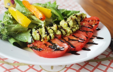 Heirloom Tomato Guacamole Salad